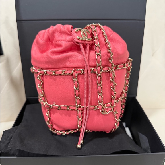 Chanel Chain drawstring Bag - Picture 2 of 13